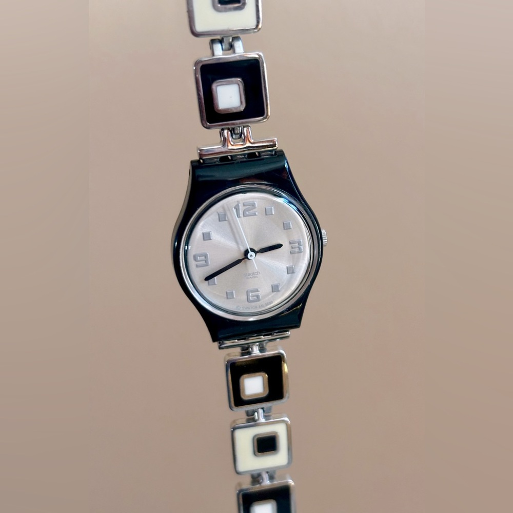 SWATCH WATCH 2002 ENAMELED METAL BRACELET - NEW BATTERY